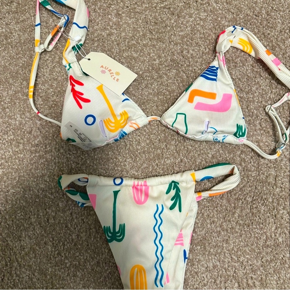 NWT Aurelle Bikini Set in Medium